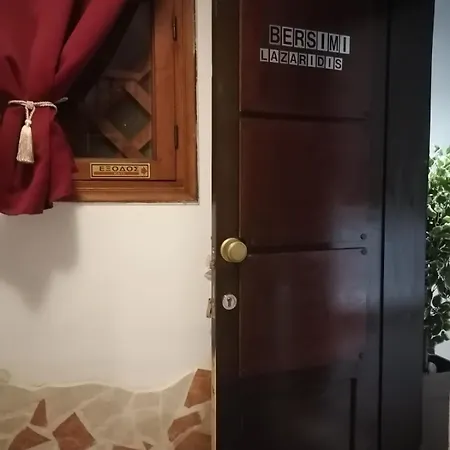 Bersimi Lazaridis Lägenhet *